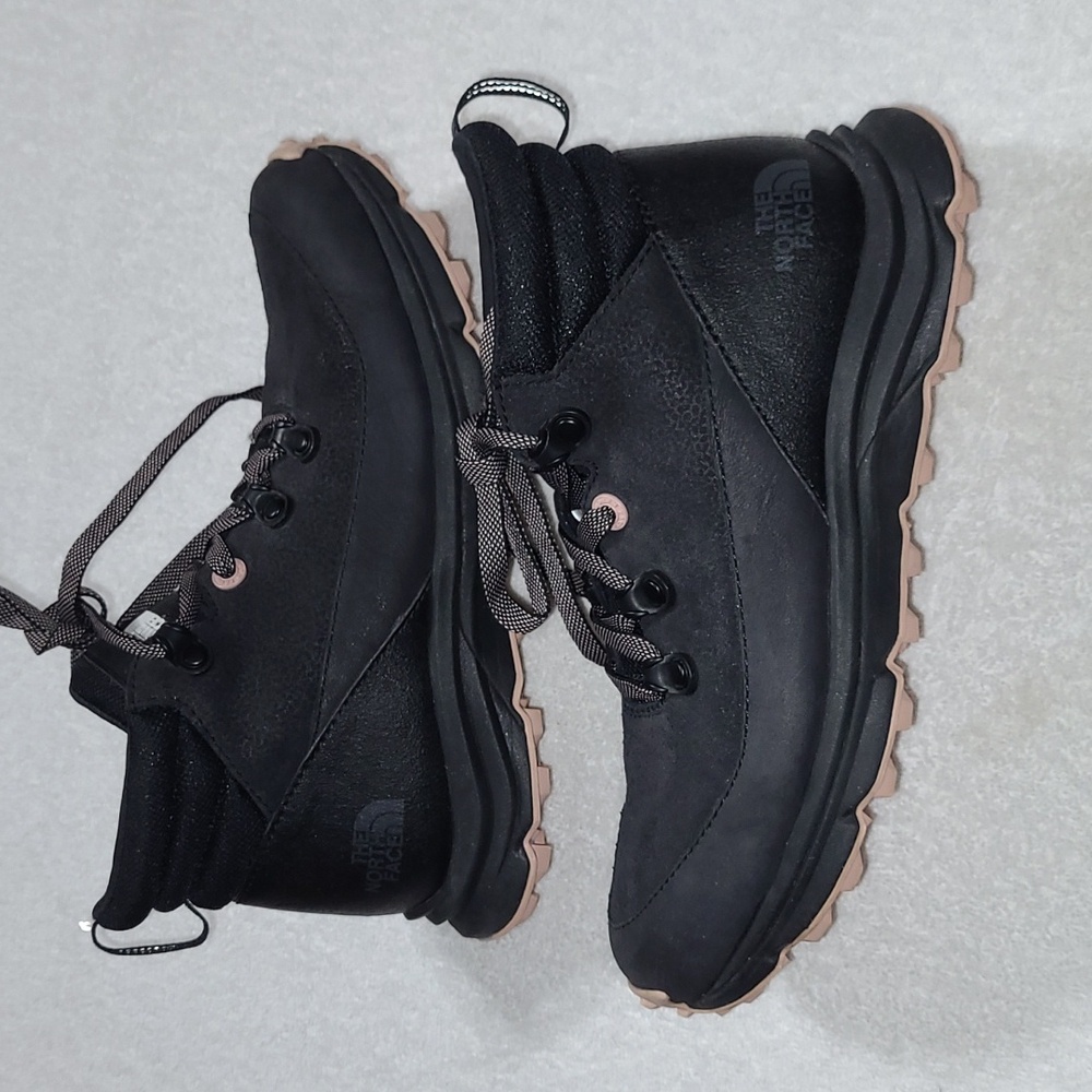 The North Face Raedonda Womens Size 6 Sneaker Boots